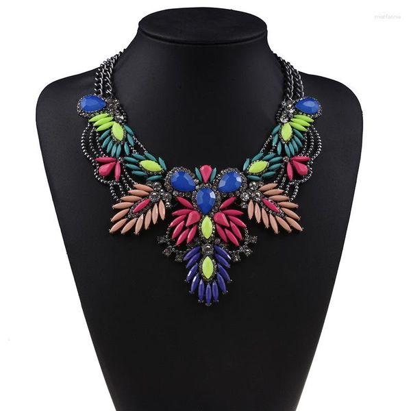 Collares pendientes Accesorios de bisutería Retro Colorido Pétalo de flor Chunky Crystal Rhinestone Collar Babero Collar llamativo para mujer