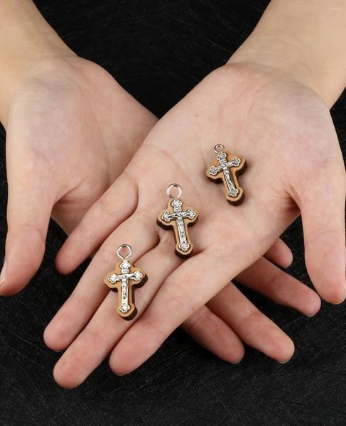 Pendentif Colliers Cottvo10pcs DIY Bracelet Collier Crucifixion Petit Bois Budded Croix Charmes Bijoux Faisant Partie Accessoires