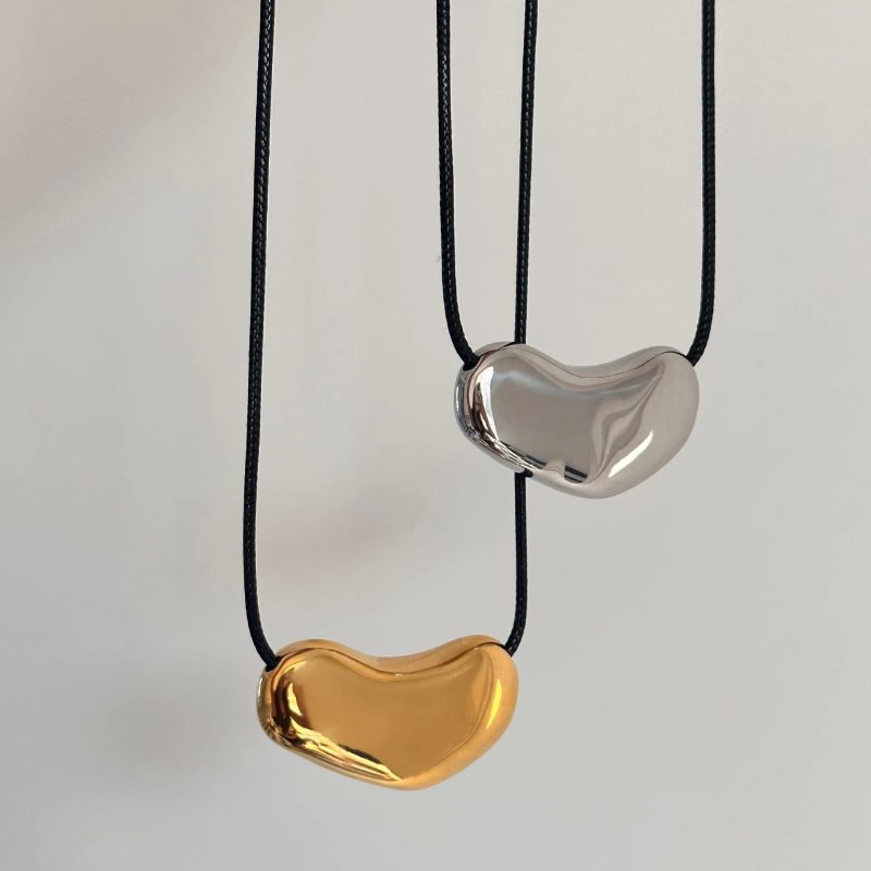 Hänge halsband kreativa hjärtformat rostfritt stål för kvinnor svart läderkedja choker smycken tillbehör