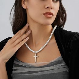 Pendentif Colliers Creative Ronde Imitation Perle Croix Collier Pour Femmes Mode Dames Cadeau D'anniversaire Bijoux En Gros Vente Directe