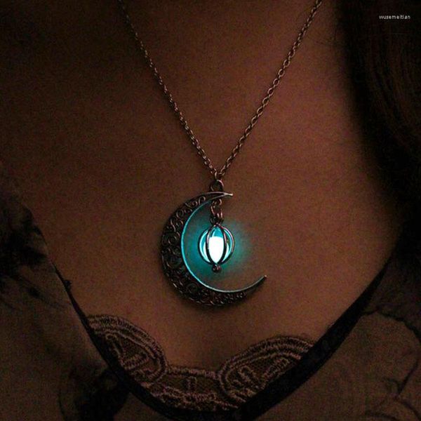 Colliers pendentif croissant de lunes lumineux dans le noir chaîne collier pierre de lune brillant la nuit Halloween cadeaux accessoires