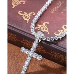 Collares colgantes Colgante cruzado Collar de hip hop 4 mm 5 mm Vvs Moissanite Diamond Tennis Chain 925 Plata para mujeres Hombres Joyería