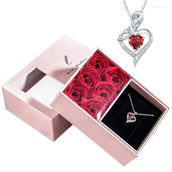 Colliers pendants Collier de coeur cristallin dans le savon Box rose éternelle set des dons de bijoux de la Saint-Valentin pour les femmes pour les femmes