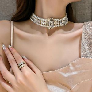 Collares colgantes Crystal Rhinestone Collar de perlas de múltiples filas Atmósfera exagerada Gargantilla corta Retro para mujer249F