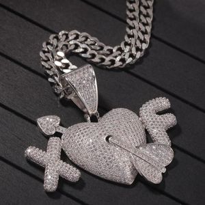 Collares colgantes Personalizado 2 letras Una flecha a través del collar del corazón Hip Hop Full Iced Out Cubic Zirconia Gold Sliver CZ Stone227Y