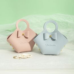 Collares colgantes Bolsa de joyería de cuero personalizada para anillos Pendiente Pulsera Terciopelo Franela Bolsas de algodón Caja de almacenamiento de dulces de boda Puede personalizar 231123