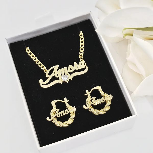 Pendentif Colliers Nom personnalisé Collier et boucles d'oreilles Ensemble Baby Heart Petit Twist Hoops Enfants Cadeau d'anniversaire pour fille Enfant Bijoux 231123