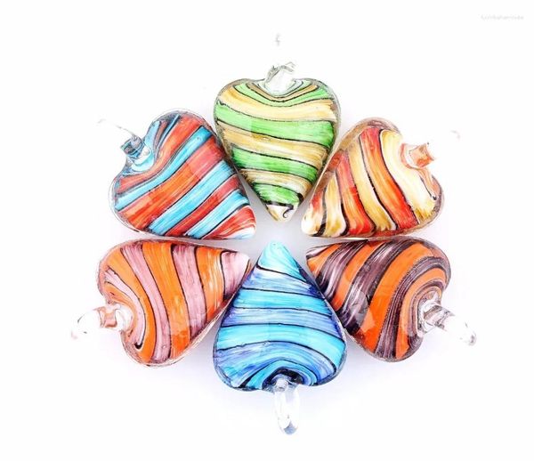 Pendentif Colliers Produits personnalisés En gros 600pcs à la main Murano Lampwork Verre Stripe Heart Fit Collier Siz46 31mm Navire express