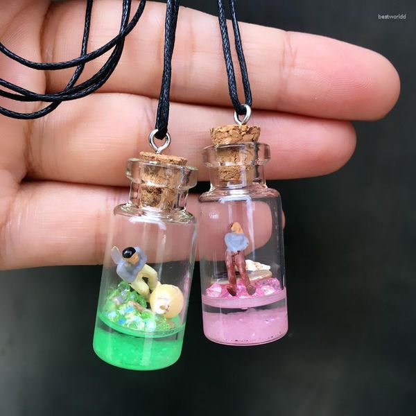 Collares pendientes Muñeca linda en hierba Collar de botella a la deriva para mujer Papelería hecha a mano Conch Floater Gargantilla Joyería divertida Amigo Regalo