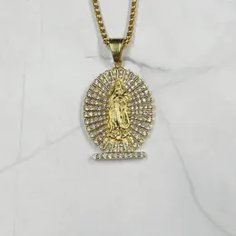 Collares colgantes Delicado color dorado Medallón Collar de acero inoxidable con diamantes de imitación Madre María Regalo religioso Accesorios de joyería