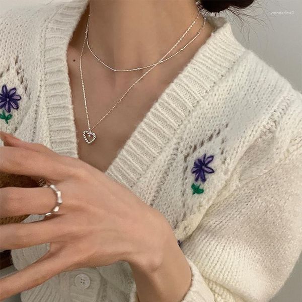 Collares colgantes Delicado collar de cuentas de color plateado con corazón hueco Exquisita cadena de cuello para mujer Joyería de moda coreana