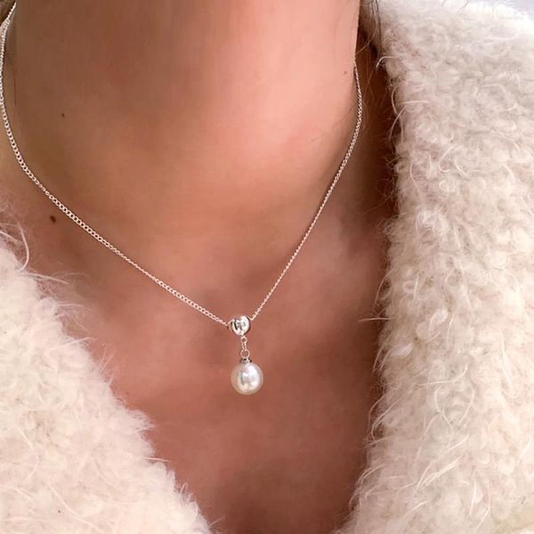 Pendentif Colliers Design Collier de perles de boule circulaire pour femmes Chaîne de clavicule en métal