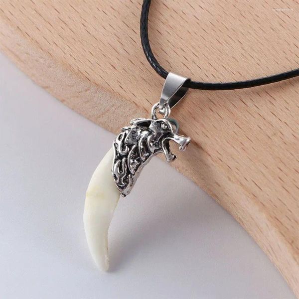 Colliers pendentifs Design Men Bijoux Wolf Tooth Collier Titanium Steel Fashion Dominering