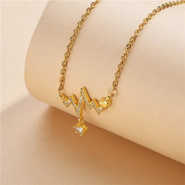 Colliers pendants Design Sense Romantic Love Heart Beat en acier inoxydable Collier pour femmes Fashion coréenne Sweet Sexy Clavicule Chain Bijoux