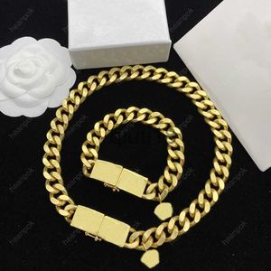 Pendentif Colliers Bracelet de créateur pour hommes pendentif colliers créateurs bijoux de luxe femmes collier en or Bracelets ensembles marques V chaîne mariage 22052301R x0913