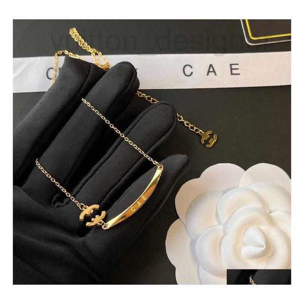 Collares colgantes Marca de diseñador Collar de letra de codo diseñado para mujeres Cadena larga Joyería chapada en oro Exquisita Gota D Dh39c J99D