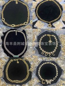 Colliers pendentifs designer Série de colliers classiques avec lettres doubles G et décoration de chaîne épaisse Laiton de haute qualité de luxe léger pour femmes