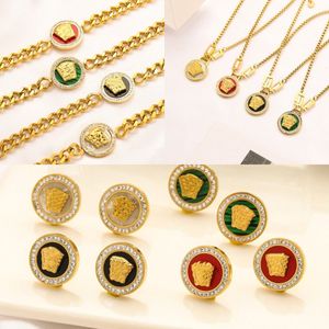 Colliers de pendentif Bracelet de bijoux de créateurs ensembles de bijoux dorés Gift Gift Spring Pendant Versage Collier Love Charm Earres Chaîne de mode