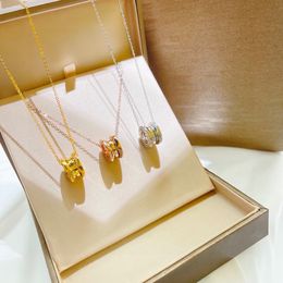 Colliers de pendant Designer Bijoux Pendants Colliers 5A Qualité pour les femmes Cercle noir classique Bulgarily Colliers Diamants Nouveau 2024