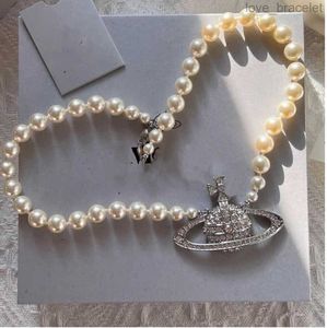 Collares colgantes Carta de diseñador Vivian Chokers Mujeres de lujo Joyería de moda Collar de perlas de metal cjeweler Westwood Diseño de flujo de marea 657ess