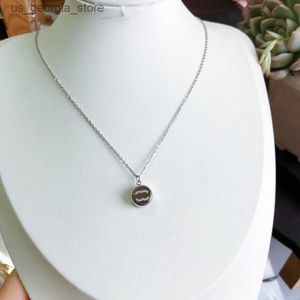 Hangertjeskettingen Designerstijl Roestvrij stalen kettingen Merk Cadeau Sieraden Mode Liefde Hangertjesketting Nieuw Winter 925 Zilver Shine Ketting Correct Y240327