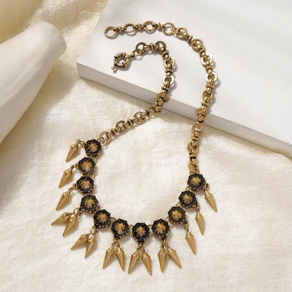 Pendentif Colliers Designs Vintage Rivet Collier Bijoux Pour Femmes Wen Avec Spike Style Gland