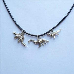 Hanger kettingen dinosaurus charme ketting zwart lederen ketting koperen draak hanger zwaard draak hanger kettingqui