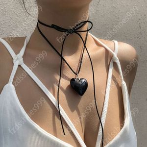 Colliers pendants bricolage bijoux goth noire velours grand coeur collier de tour de cou pour les femmes élégants tissage à nœuds