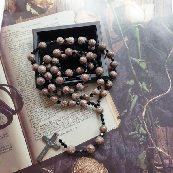 Collares colgantes Diyalo Café Copo de nieve Piedra Cuentas de oración Cadena Gris Hematita Crucifixión Cruz Rosario Collar Chaplet Bautismo Joyería