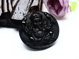 Colliers de pendentif déposer un collier d'obsidien noir Thaïlande