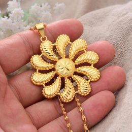 Pendentif Colliers Dubai Afrique Fleur Cuivre Or Couleur Collier Pour Hommes Femmes Chaîne Bijoux Américain Saison De Mariage