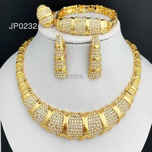 Colliers pendants Dubaï Jewelry Ensemble pour les femmes Boucles d'oreilles de luxe à plaque d'or 18K