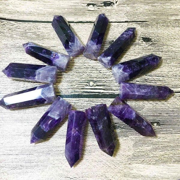 Pendentif Colliers Mer de Chine orientale Cristal violet naturel Colonne à pointe unique Rêve Améthyste Spécimen minéral Ornement de bureau Origine Dhqf1