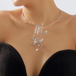 Pendentif Colliers Élégance Profil Bas Fleur Clavicule Chaîne Collier Pour Femmes Mode Unique En Trois Dimensions Tulipe Bijoux