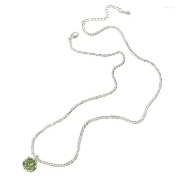 Pendentif Colliers Collier de pierres précieuses vertes élégantes pour femmes Chaîne réglable Artisanat exquis Clavicule Bijoux chatoyants