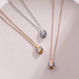 Hangende kettingen elegante glanzende kubieke zirkonia ketting vrouwen roze goud vergulde roestvrijstalen mode -sieraden op de nek