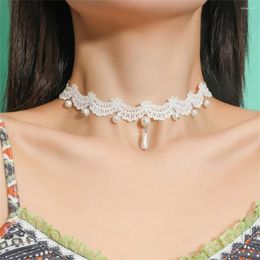 Colliers pendants Collier de tour de cou en dentelle blanche élégante avec imitation perles perles de perle