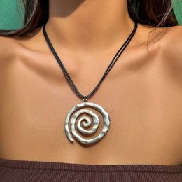 Colliers pendants et ethnique Creative Big Spiral Conch Pendant Collier Femme Goth Goth Cuir Cuir Chaîne de filet