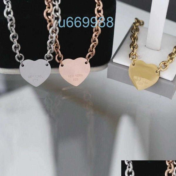 Pendentif Colliers Europe Amérique Mode Style Lady Femmes Titane Acier 18K Or Chaîne Épaisse Collier Avec Gravé T Lettre Coeur Dr DhkqdTTWQ