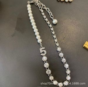 Colliers pendentifs européens américains de haute qualité bijoux populaires populaires 5 lignes demi-diamant demi-perle collier
