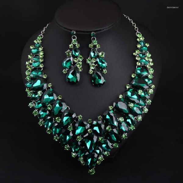 Collares pendientes Europeo y americano Exagerado Collar de cristal verde Conjunto de aretes Vestido africano Cena Mujeres Accesorios al por mayor