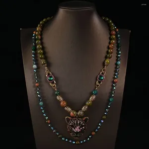 Colliers pendants Tendance de mode européenne et américaine Retro Art Crystal Glass Perles faites à la main incrustées avec un collier de tête léopard dominator