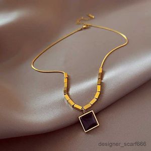 Colliers pendants Fashion européenne et américaine Simple Square Blue Bijoux Collier Tempérament Luxury Luxury En acier inoxydable Chaîne de clavicule