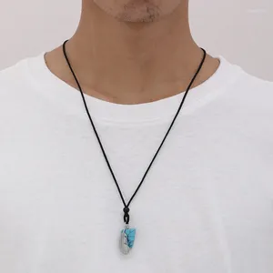 Pendentif Colliers Mode européenne et américaine Hommes Corde noire Plume Triangle Turquoise Collier Vintage