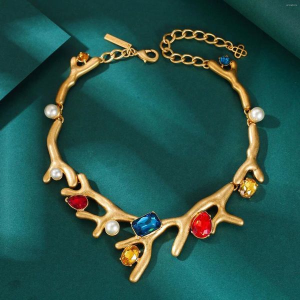 Colliers pendants Tendances de la mode européenne et américaine Perles de cristal colorées corail robes exagérées Chaînes de la clavicule pour femmes