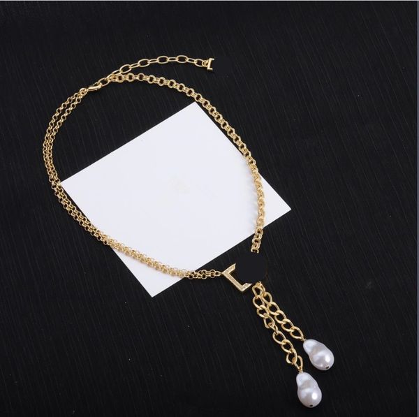 Colliers pendentifs Bijoux populaires européens et américains de haute qualité Designer Gold Letter Chain Pearl Pendentif Collier