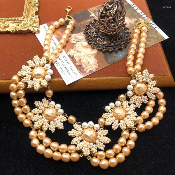 Colliers pendants européens et américainretro élégant élégant romantique en forme de verre perle tissu tempérament fleur polyvalent