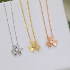 Hanger Kettingen Europese Mode Luxe Gouden Lucky Grass Clover Ketting Voor Vrouwen S925 Sterlzilver Prachtige Zoete Merk High-end Sieraden J240119