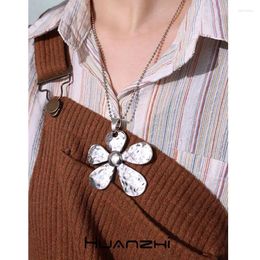 Pendentif Colliers Exagérer Vintage Métal Big Flower Collier pour Femmes Fille Unisexe Couple Trendy Y2K Bijoux Cadeau Huanzhi 2024 INS