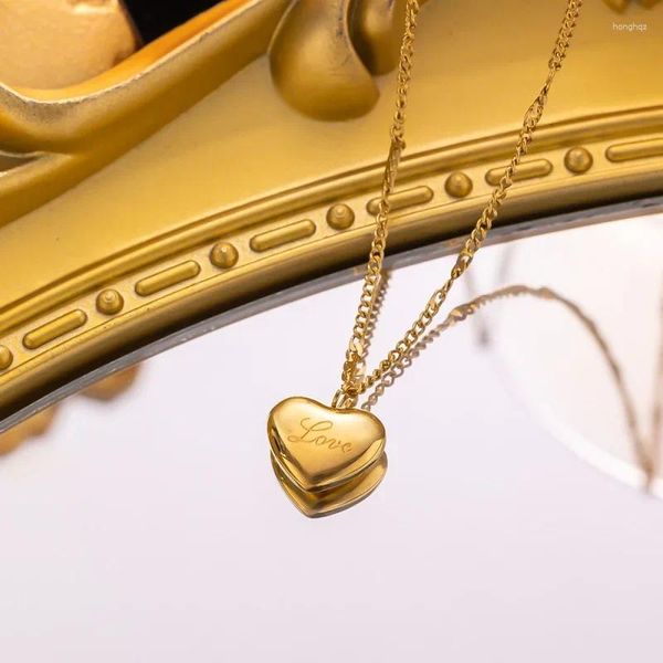Colliers pendants Exquis Gold Color Love Titanium en acier Collier Clavicule Chaîne pour Temperament Bijoux pour dames Cadeau en gros